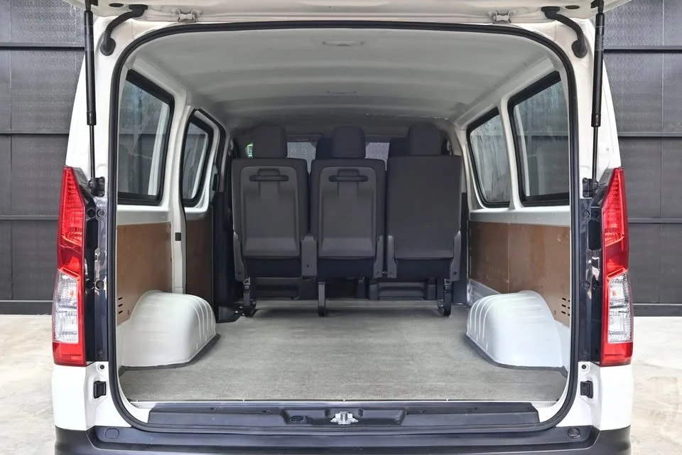 2022 Toyota HiAce VI (H300) 2