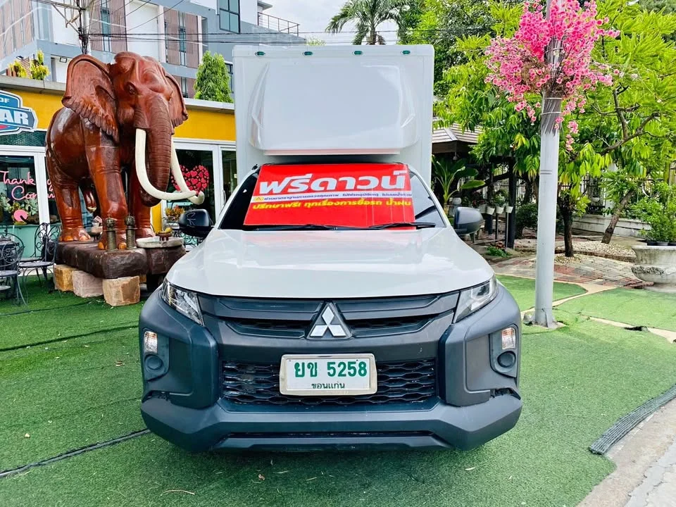 2022 Mitsubishi Triton V 3