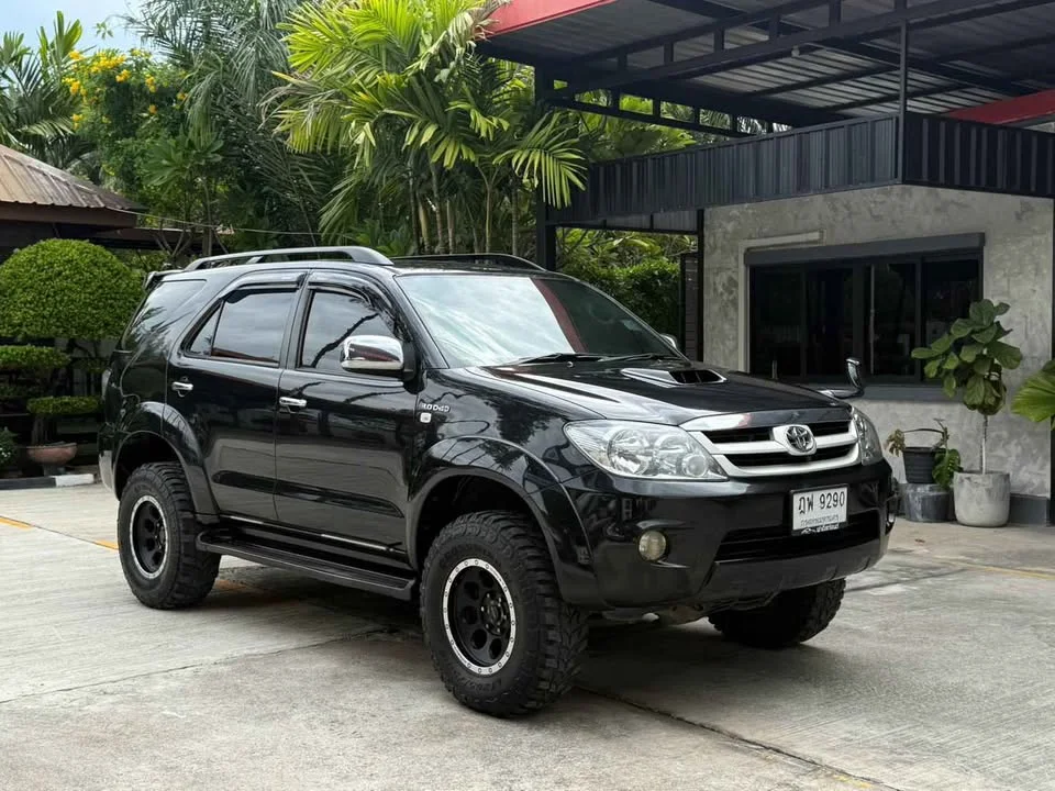 2005 Toyota Fortuner I 3