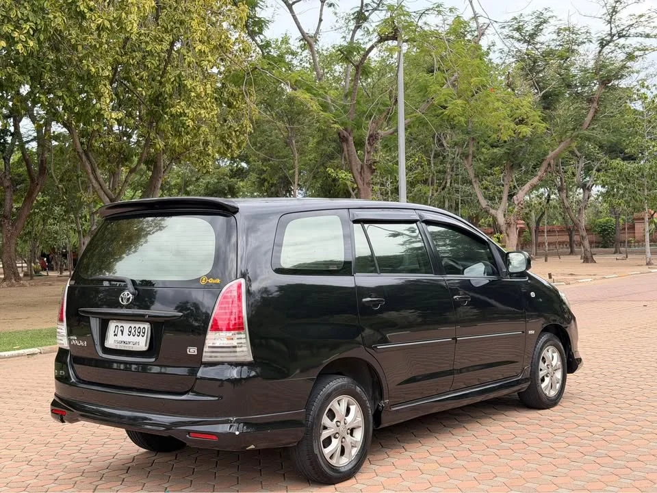 2010 Toyota Innova I 3