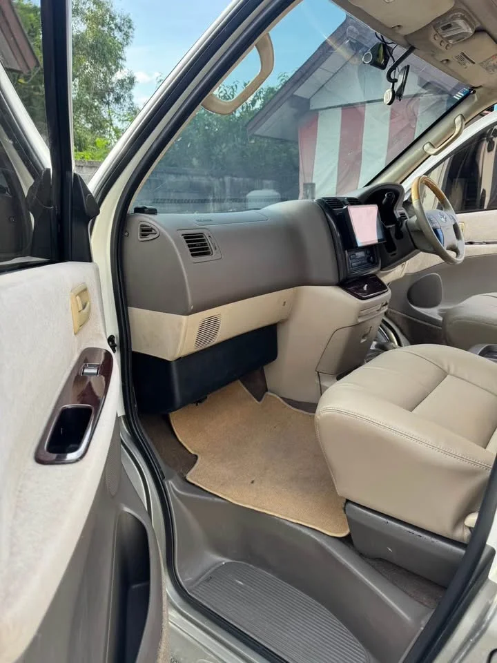 2001 Toyota Granvia H100 3