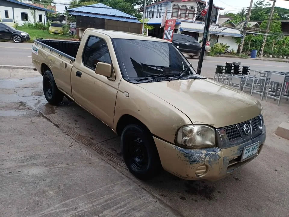 Nissan Frontier I 2