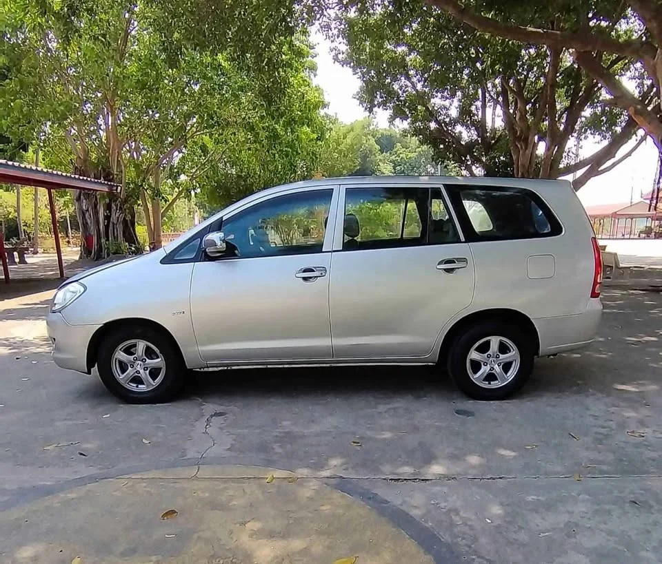 2005 Toyota Innova I 3