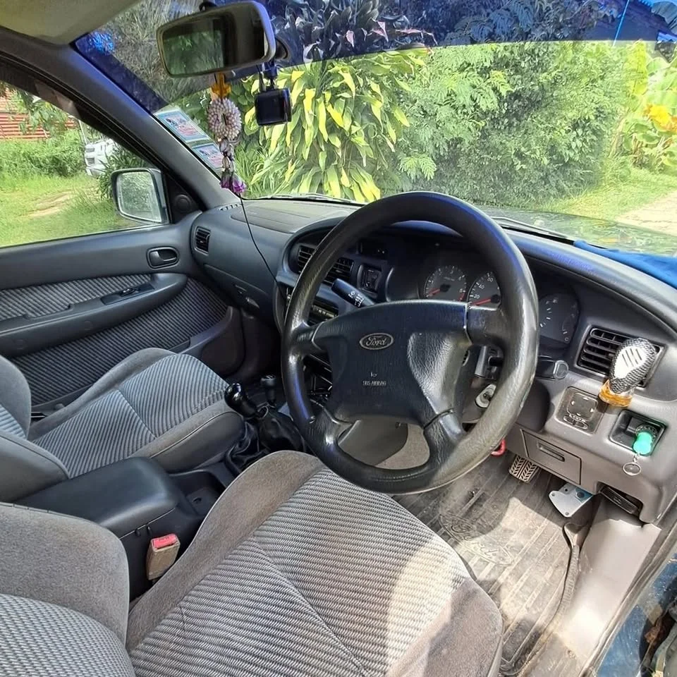 2001 Mazda 2500 Fighter V 3