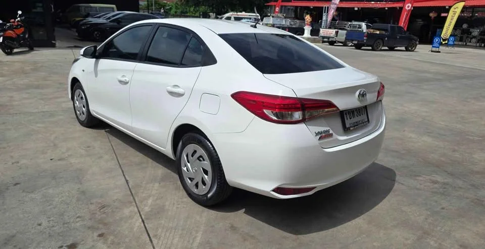 2020 Toyota Yaris ATIV III 2