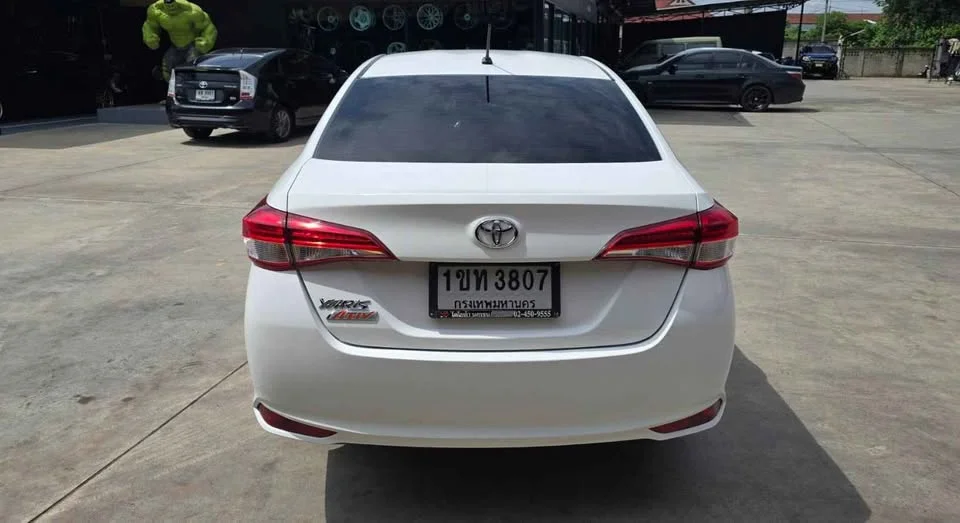 2020 Toyota Yaris ATIV III 3