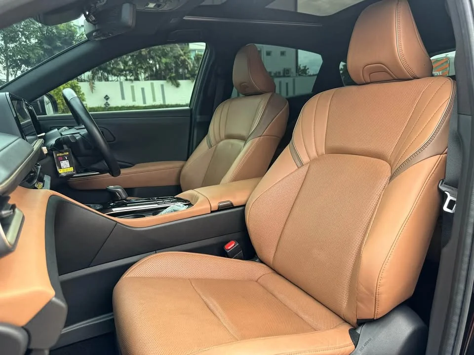 2024 Toyota Crown XVI (S235) 2