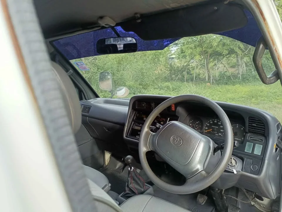 2002 Toyota Commuter IV (H100) 2