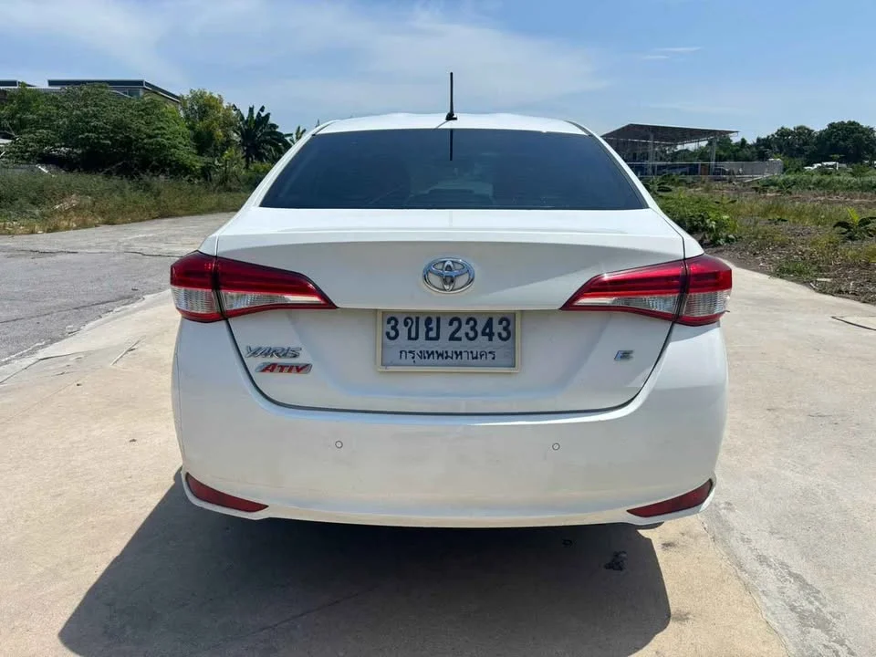 2017 Toyota Yaris ATIV III 2