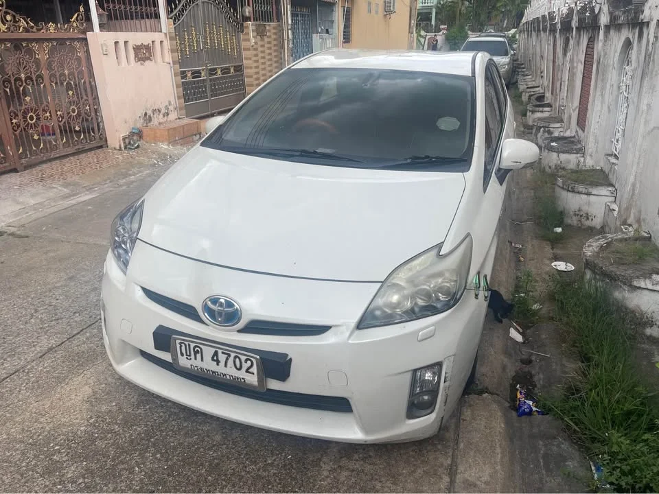 2001 Toyota Prius III 2