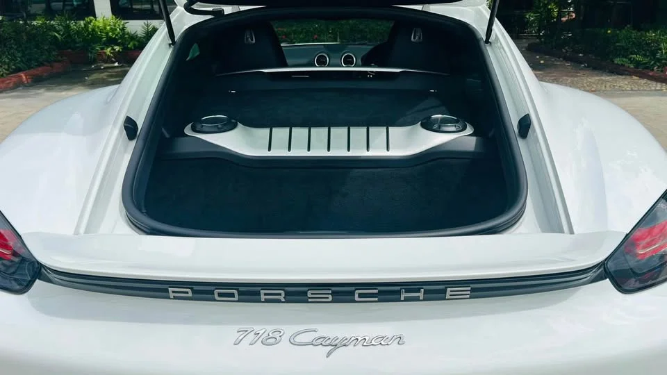 2018 Porsche 718 Boxster and Cayman IV 3