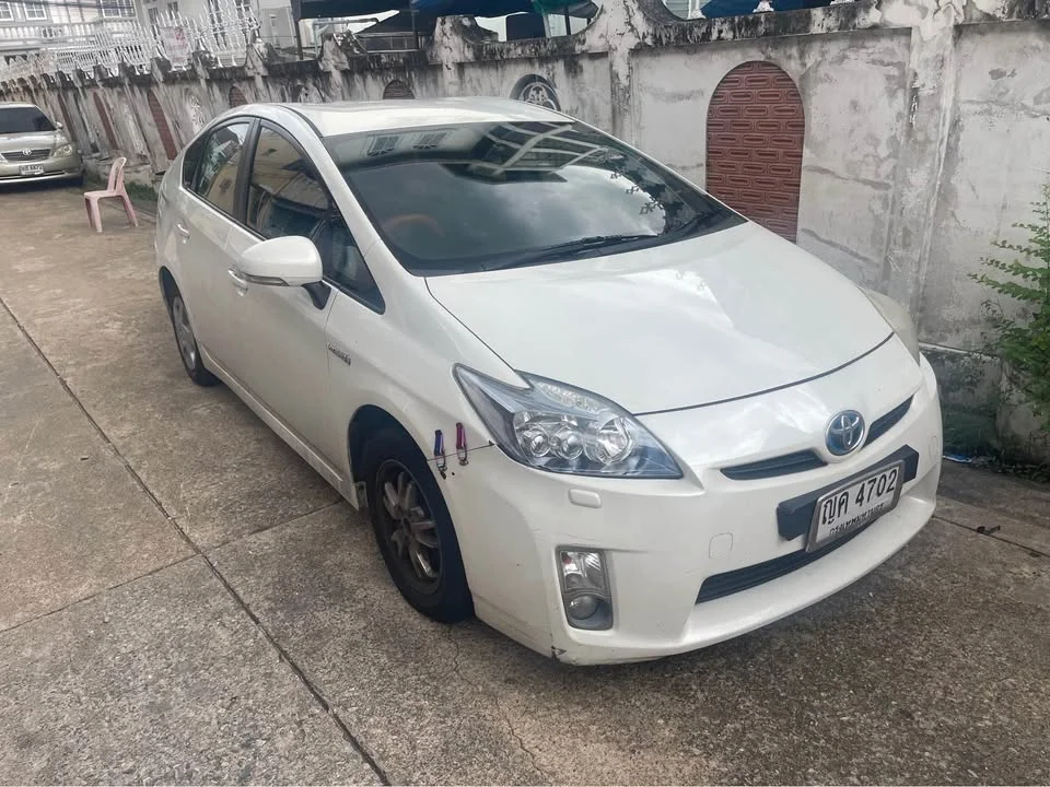 2011 Toyota Prius III 3