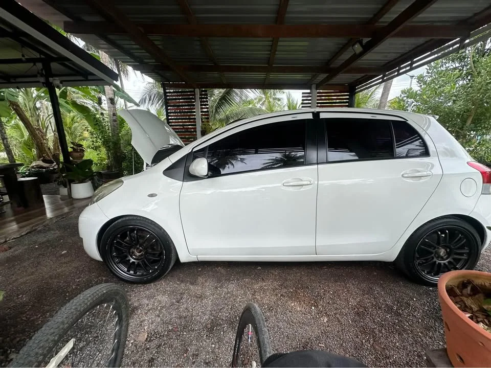 2011 Toyota Yaris II 3
