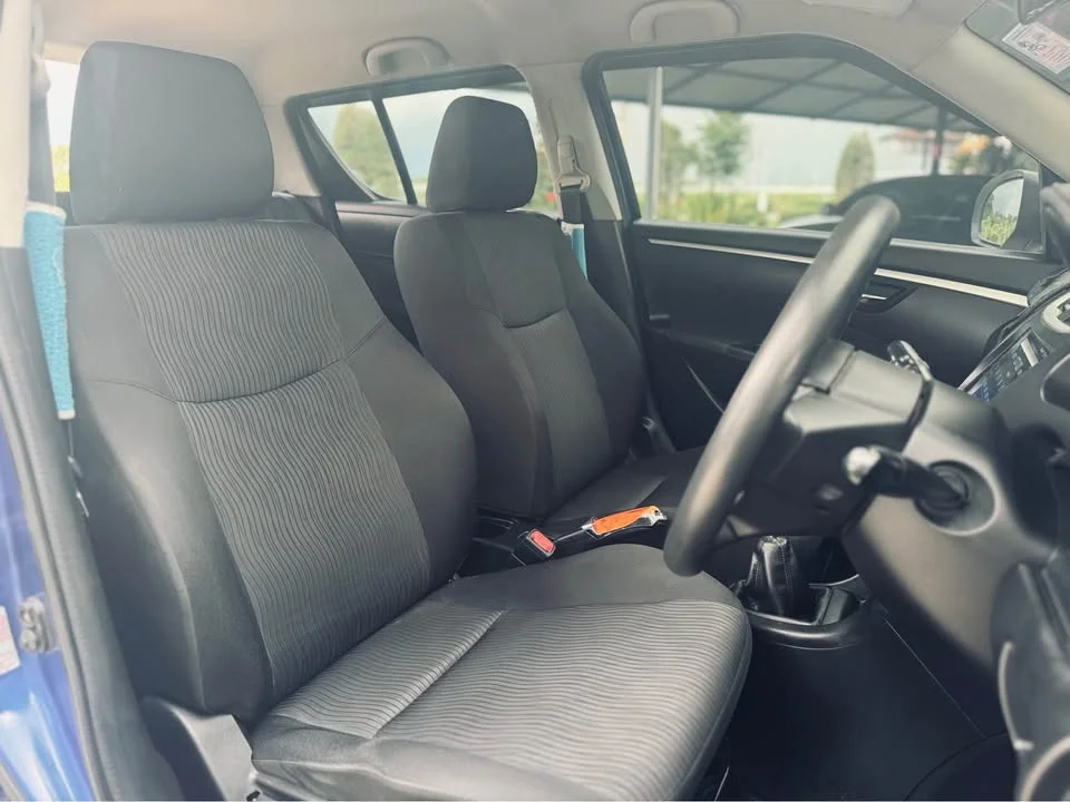 2012 Suzuki Swift II 2