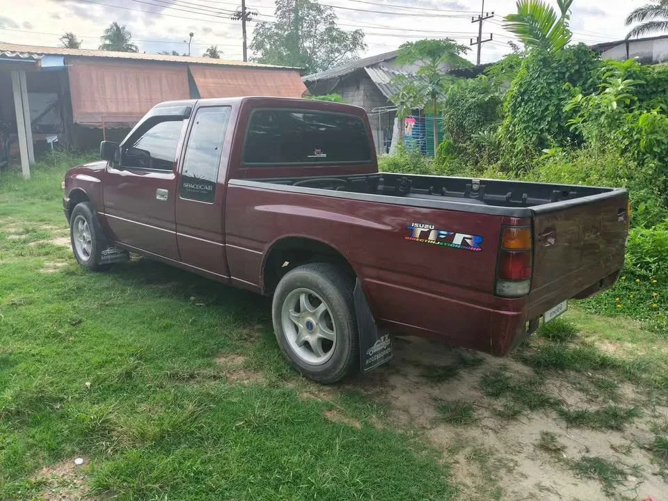 1996 Isuzu TFR III 2