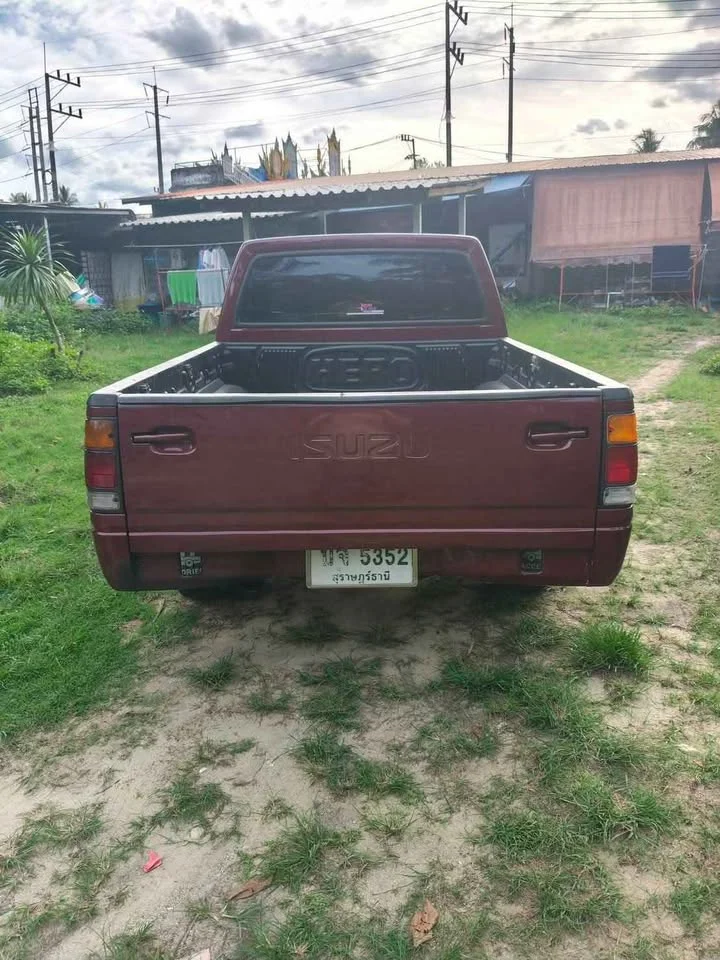1996 Isuzu TFR III 3