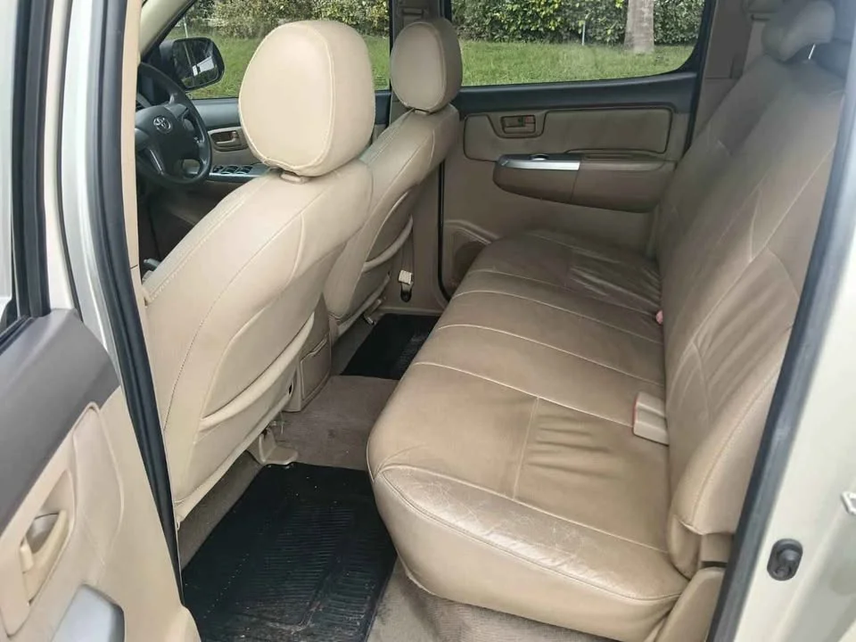 2011 Toyota Hilux VII 2