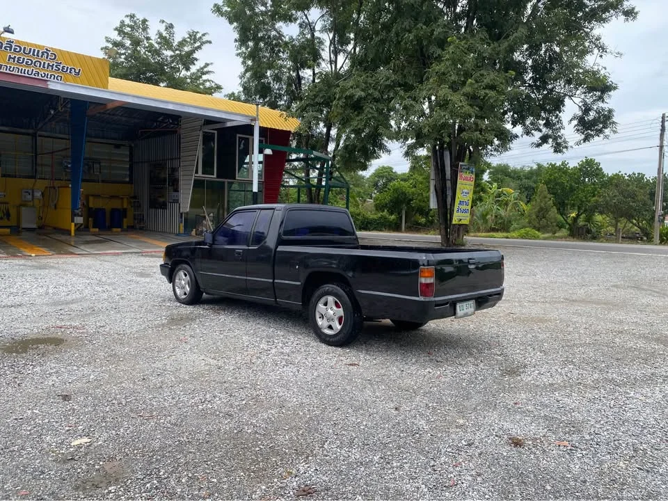 1995 Mitsubishi Triton II 3