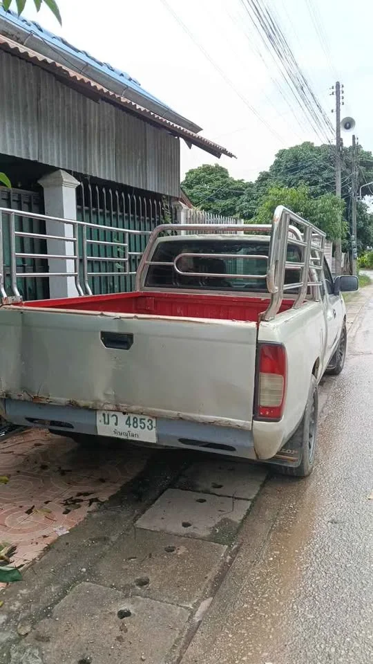 2003 Nissan Frontier I 2
