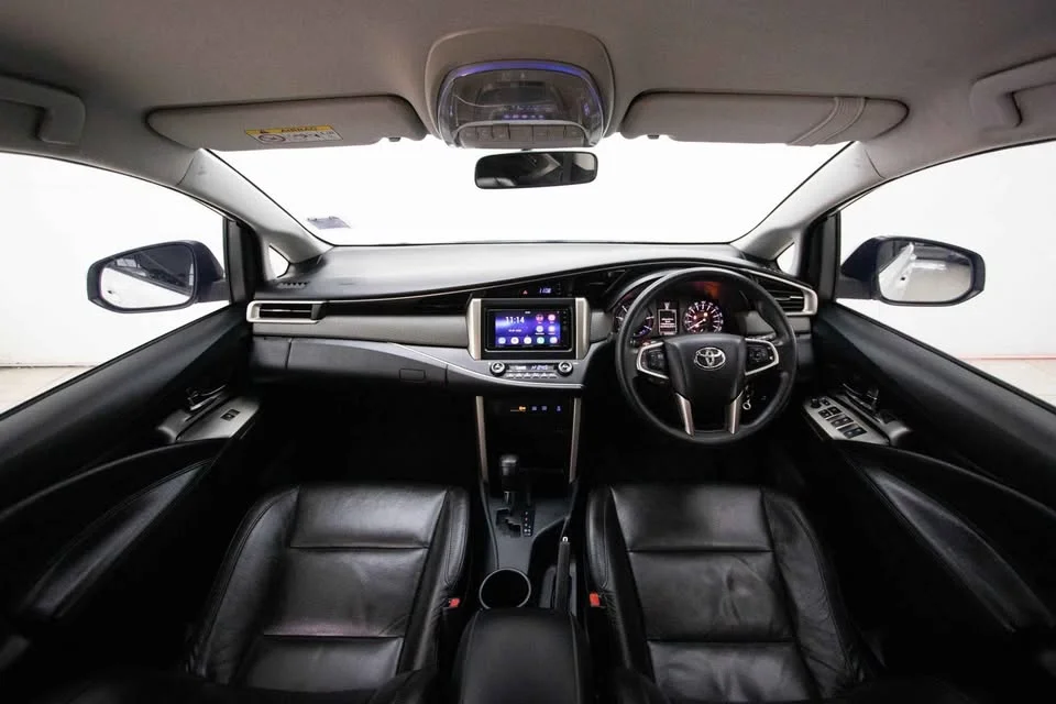 2017 Toyota Innova II 2
