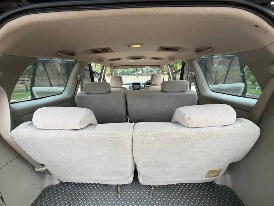 2010 Toyota Innova I 2