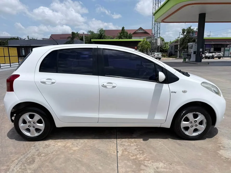 2007 Toyota Yaris II 2