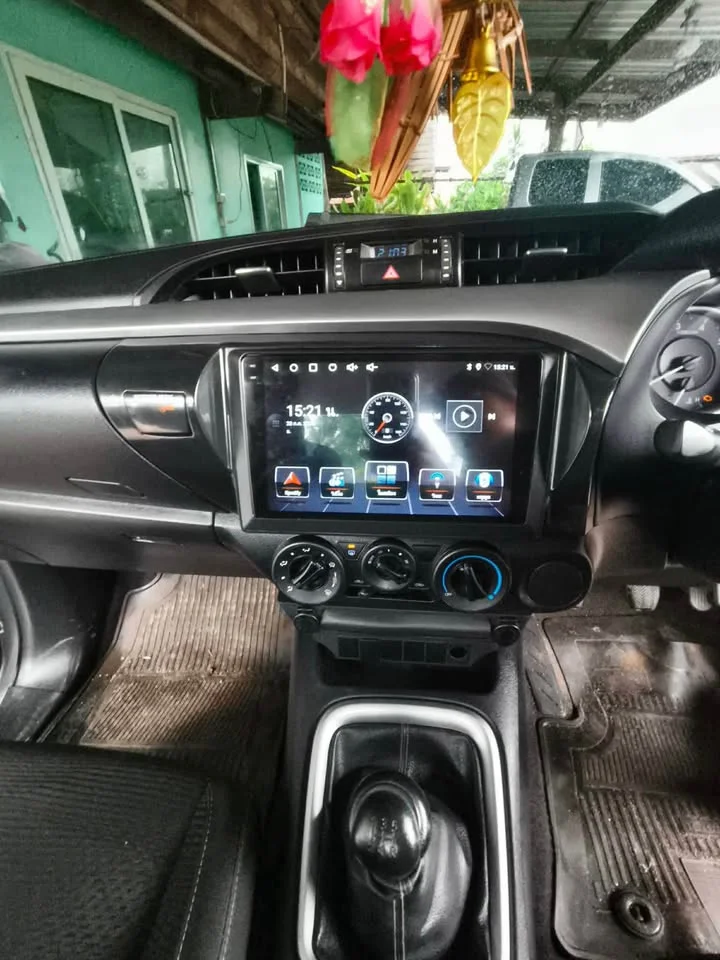 2015 Toyota Hilux VIII 3