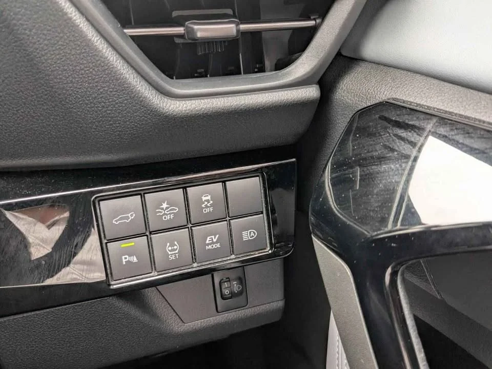 2024 Toyota Yaris Cross AC200 2
