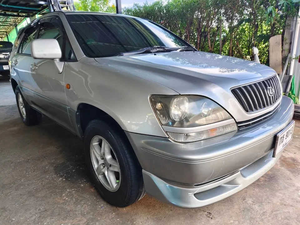 2000 Toyota Harrier I 3