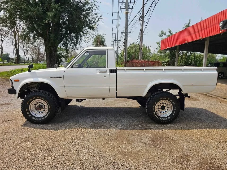 1983 Toyota Hilux Mighty-X V 2