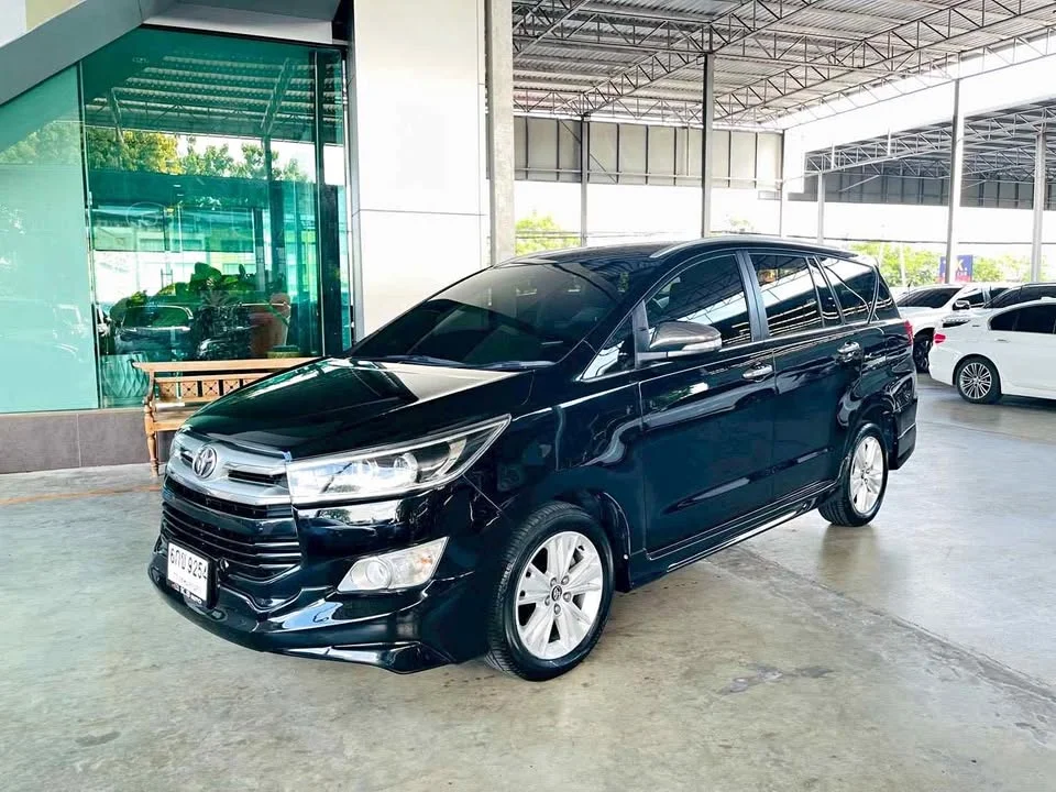 2017 Toyota Innova II 2