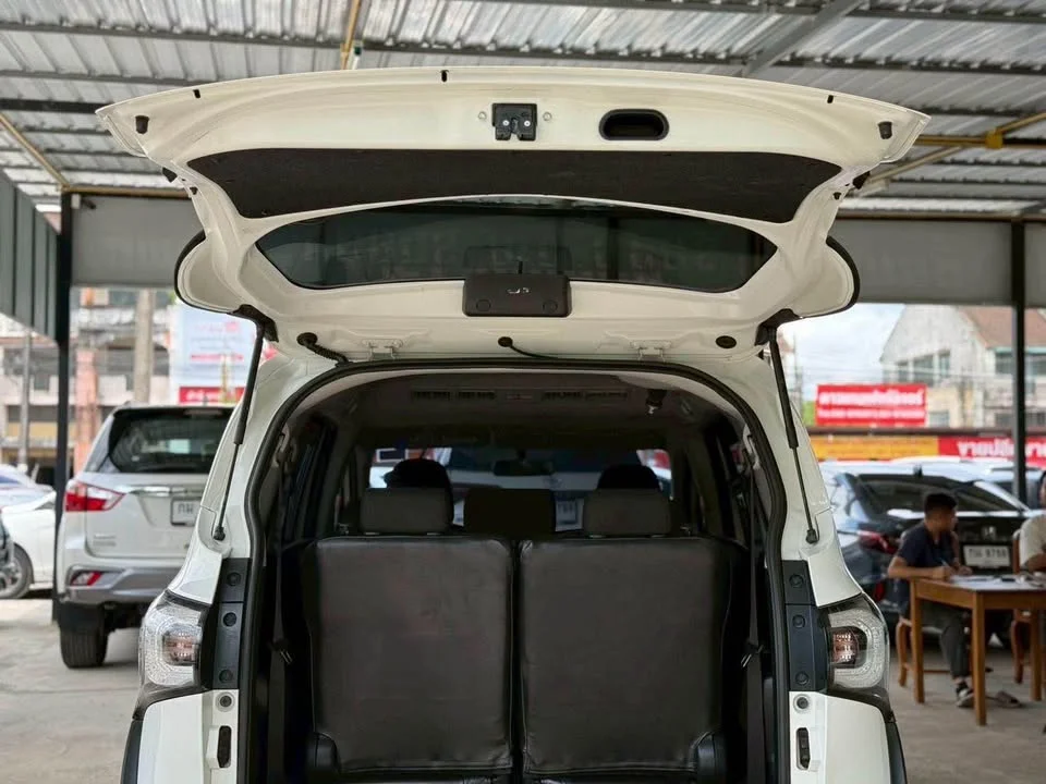 2018 Toyota Sienta II 3