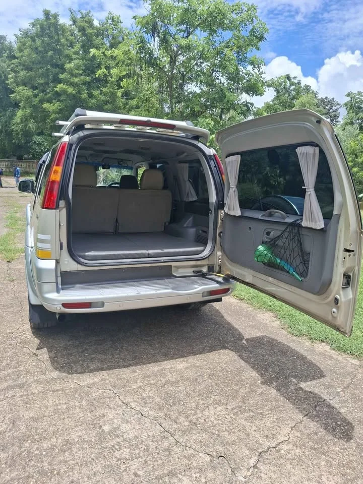 2004 Ford Everest I 2