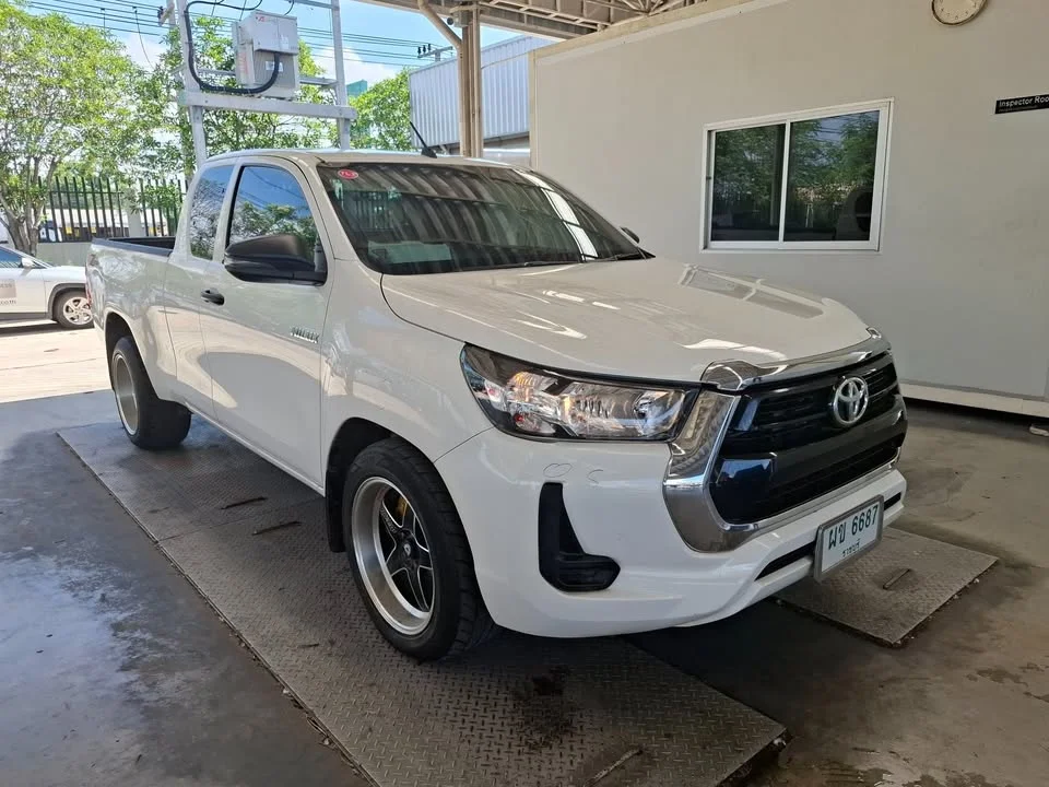 2022 Toyota Hilux VIII 2