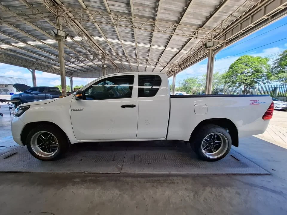 2022 Toyota Hilux VIII 3