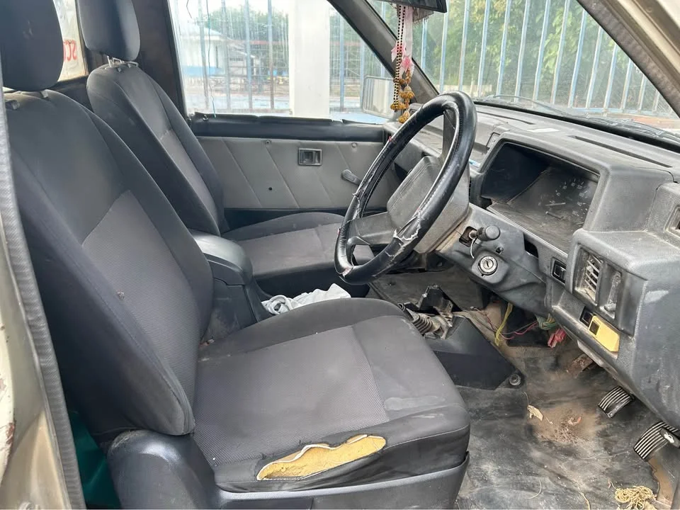 1994 Mitsubishi Triton II 2