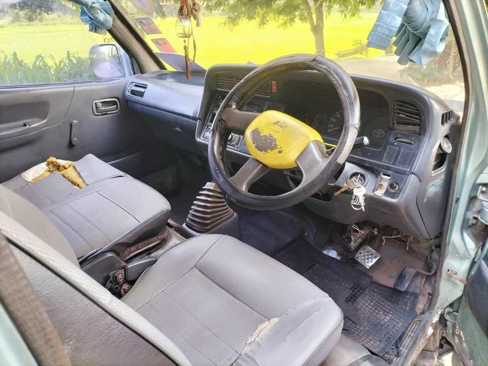 1995 Toyota Commuter IV (H100) 2