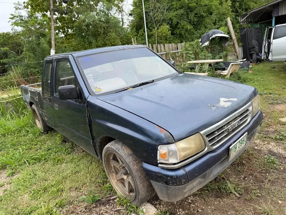 1996 Isuzu TFR III 3