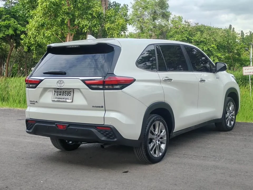 2025 Toyota Innova III 3