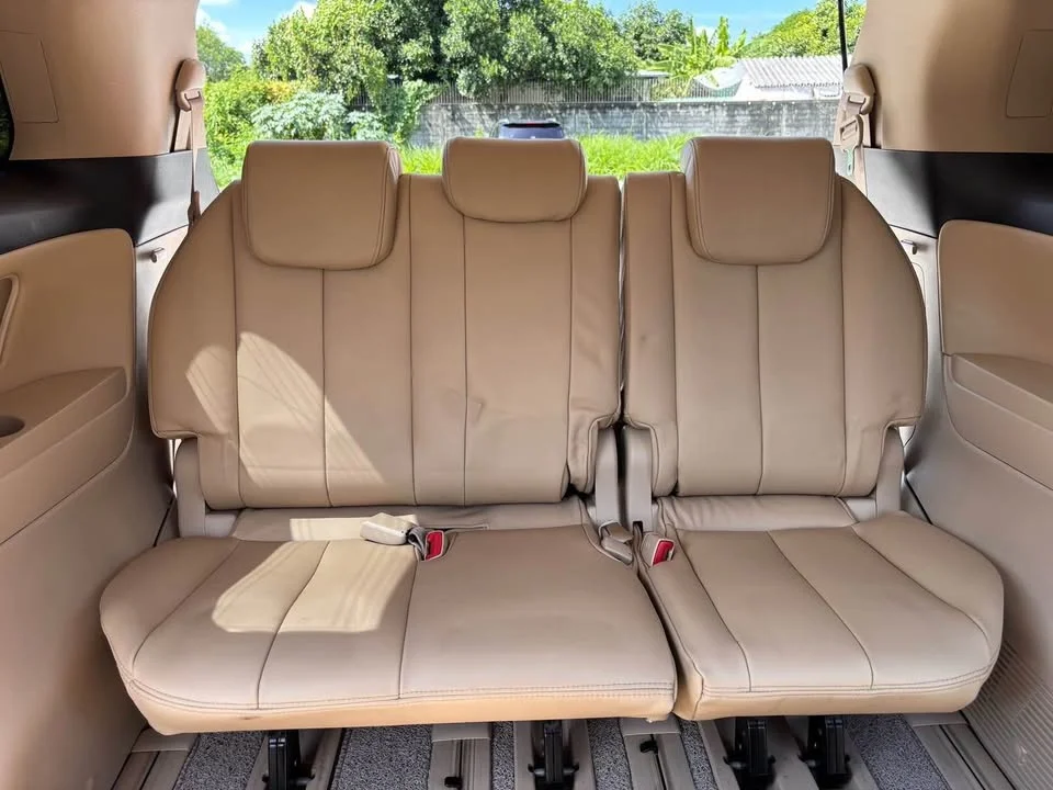 2017 Toyota Estima III 2