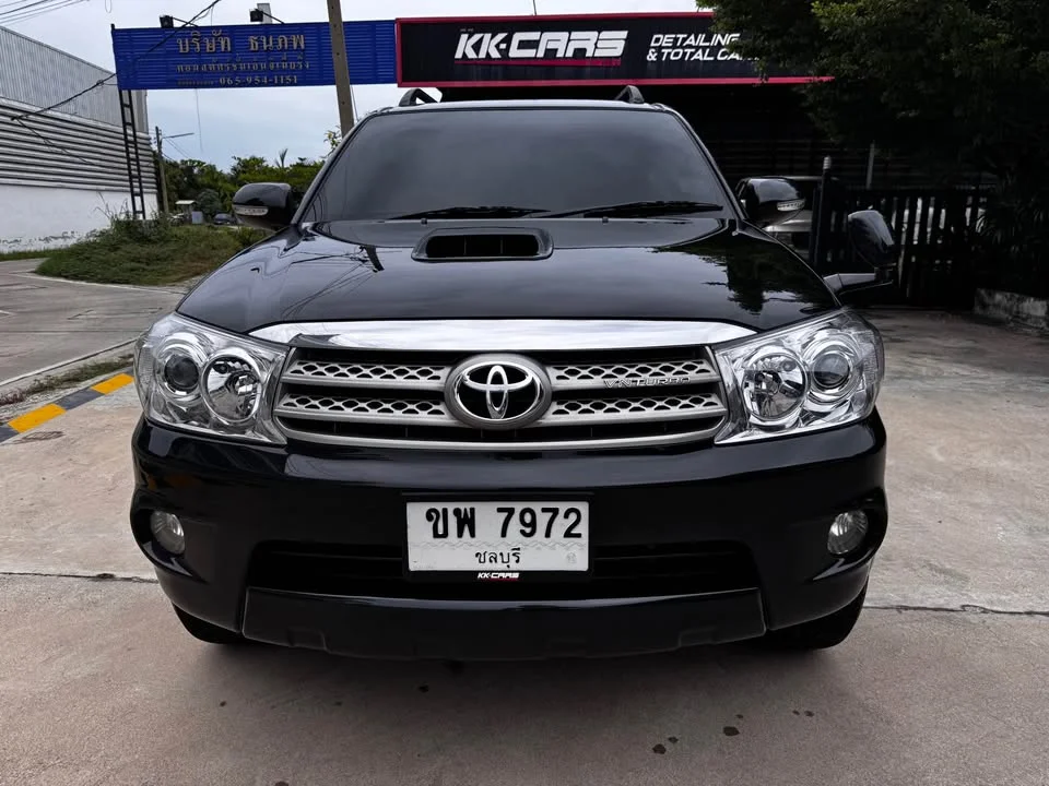 2010 Toyota Fortuner I 3