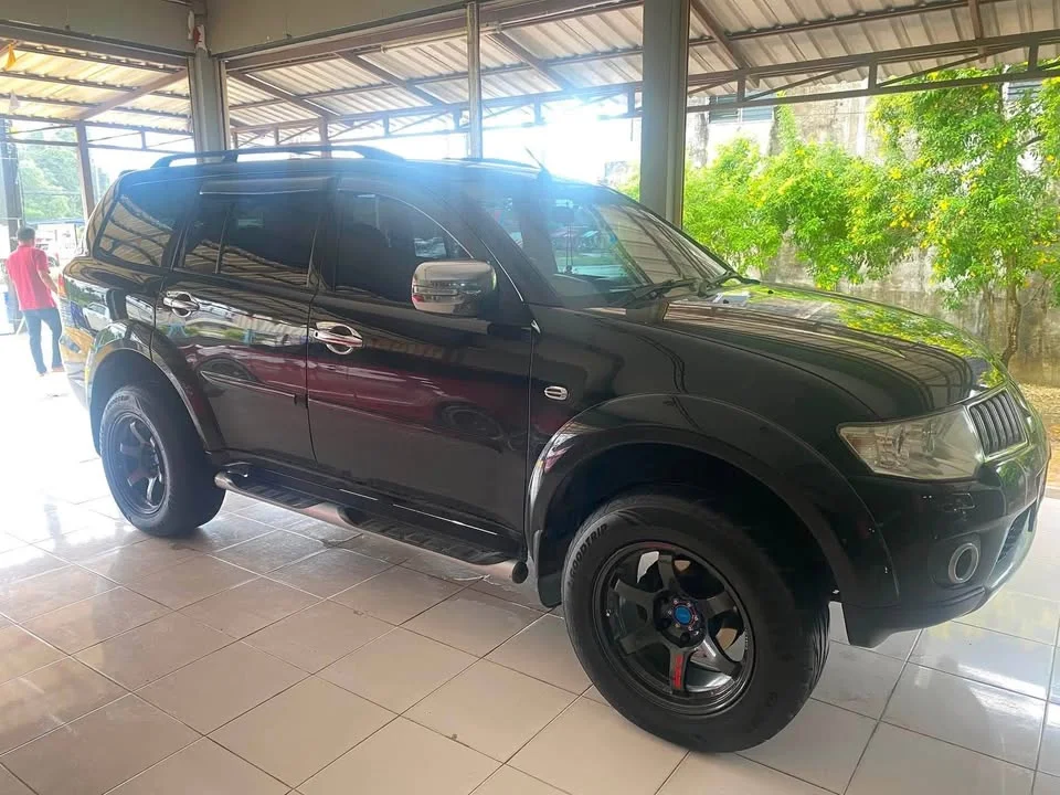 2012 Mitsubishi Pajero Sport II 2