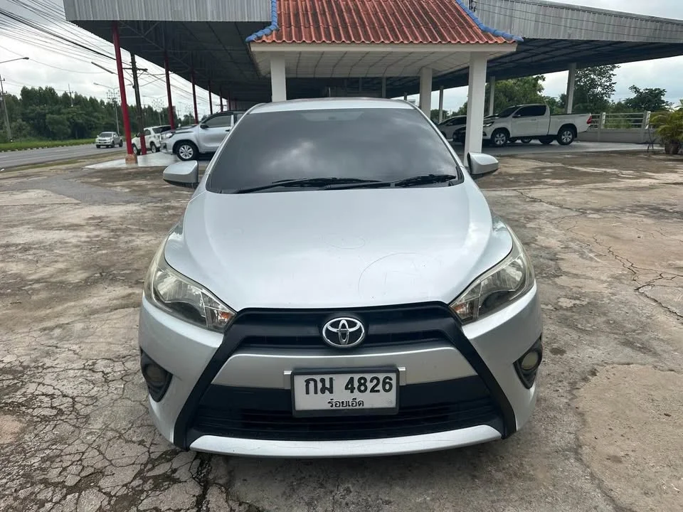 2015 Toyota Yaris III 2
