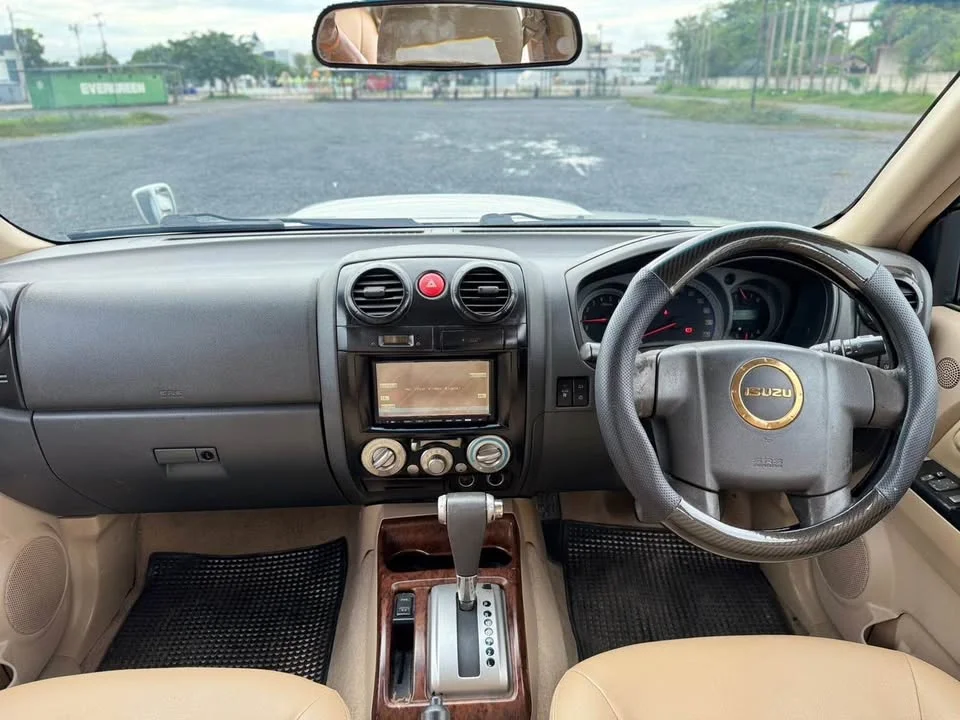 2007 Isuzu MU-7 2