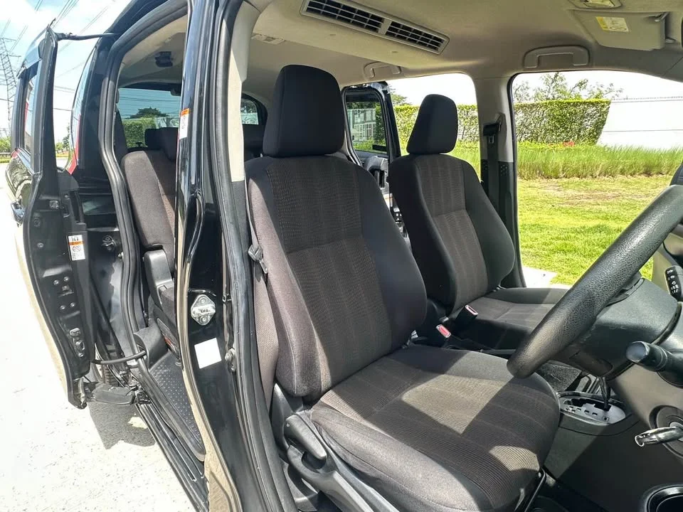 2019 Toyota Sienta II 2