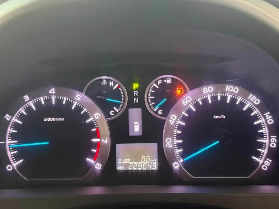 2011 Toyota Alphard, Vellfire II (AH20) 3