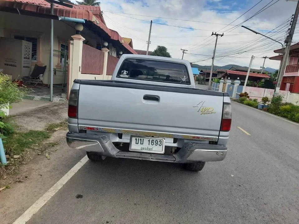 2000 Isuzu Faster Dragon Eyes III 2