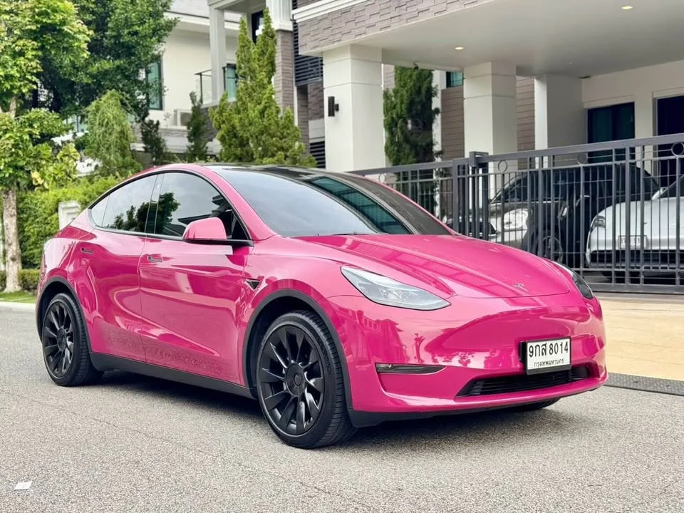 2023 Tesla Model Y 2