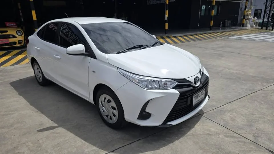 2020 Toyota Yaris ATIV III 2
