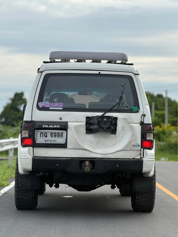1995 Mitsubishi Pajero II 2